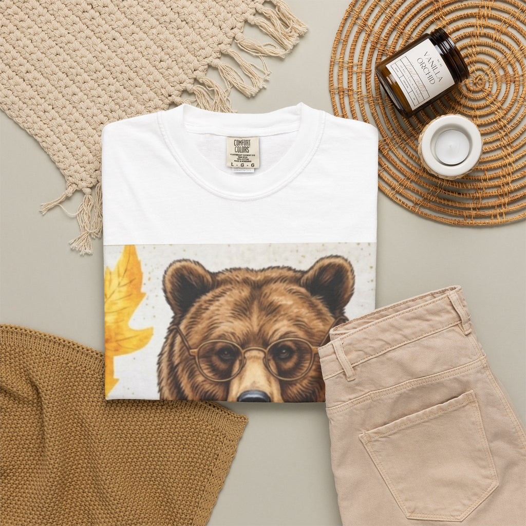 Bear Selfie T-Shirt — Funny Bear with Smartphone Graphic